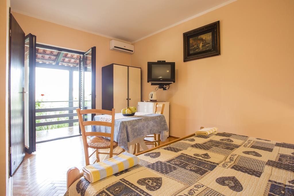 Guest House Nada 392 Pula Ngoại thất bức ảnh