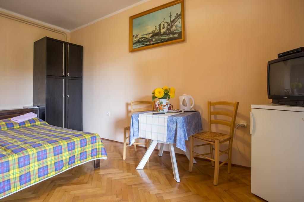 Guest House Nada 392 Pula Ngoại thất bức ảnh